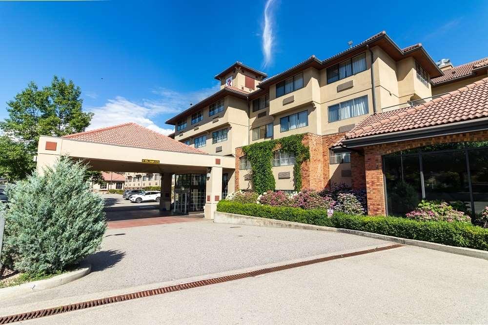 Hotel Kelowna & Conference Centre ภายนอก รูปภาพ