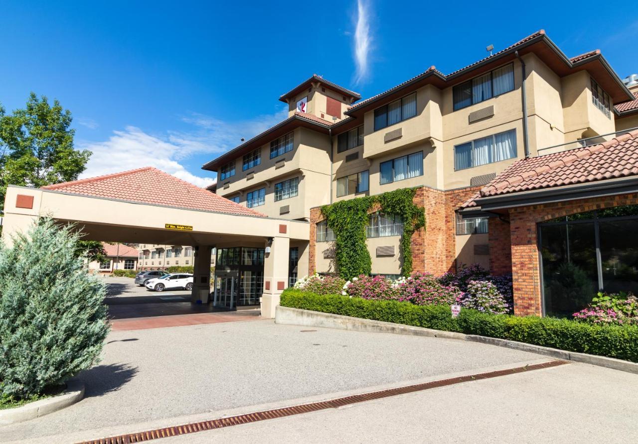 Hotel Kelowna & Conference Centre ภายนอก รูปภาพ
