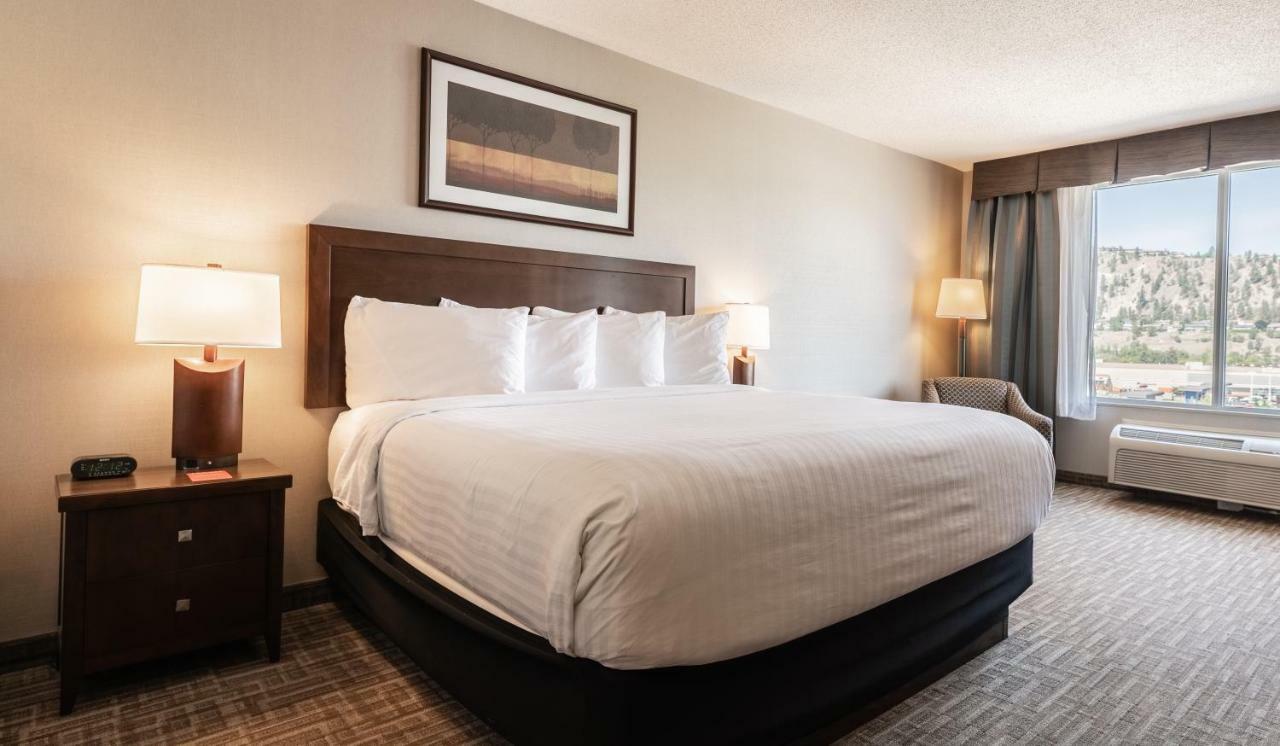 Hotel Kelowna & Conference Centre ภายนอก รูปภาพ
